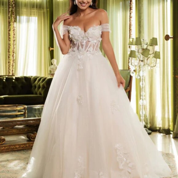 Off shoulder wedding dress. Ivory/nude bridal gown - Picture 1 of 6
